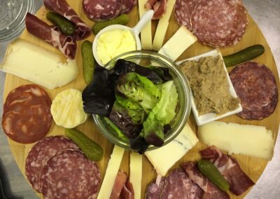 Assiette fromages charcuteries